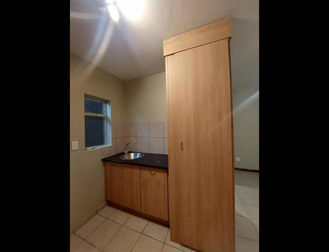 1 BEDROOM APARTMENT FOR SALE IN BRAAMFONTEIN WERF